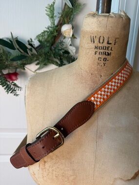 Unbranded Univ. Tennessee Volunteers Leather/Cotton 1.25" Golf Belt Sz 32 Brass